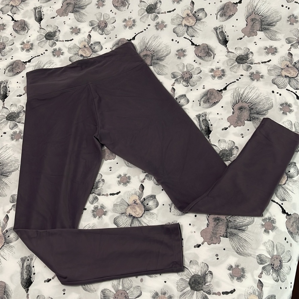 Victoria’s Secret Sport buttery soft leggings size Small - Picture 3 of 6